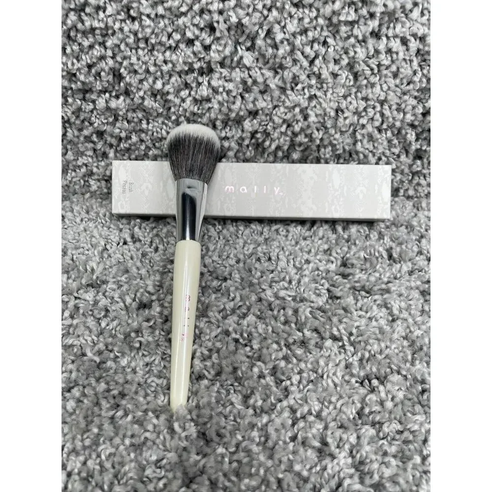 Mally Make Up Foundation Powder Brush Black White